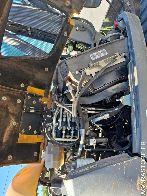 Pelle sur chenilles MECALAC 8MCR - 6920 heures - 2014 - N° série 130951 - Pelle sur chenille: photos 5 Pelle sur chenilles MECALAC 8MCR - 6920 heures - 2014 - N° série 130951 - Pelle sur chenille: photos 5