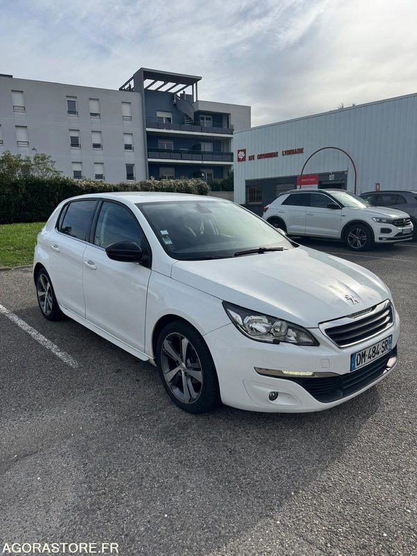 Peugeot 308 1.6 HDi 90 CV phase 2 T9 - 2014 - 172 500 KMS - Voiture: photos 3 Peugeot 308 1.6 HDi 90 CV phase 2 T9 - 2014 - 172 500 KMS - Voiture: photos 3