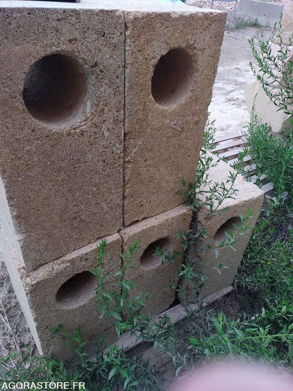 Pierre du Gard - Outil/ Équipement: photos 2 Pierre du Gard - Outil/ Équipement: photos 2