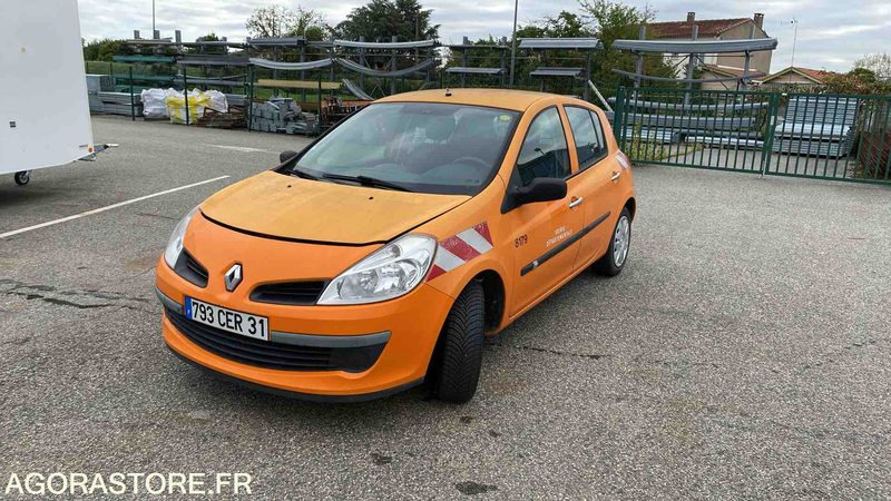 RENAULT CLIO - 2008 - 152276 KM - Voiture: photos 2 RENAULT CLIO - 2008 - 152276 KM - Voiture: photos 2