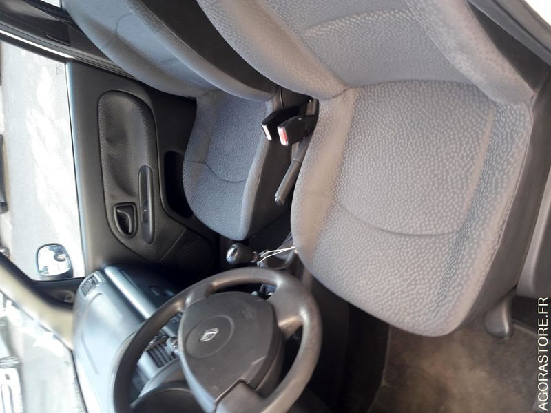 RENAULT CLIO CAMPUS95 - Voiture: photos 4 RENAULT CLIO CAMPUS95 - Voiture: photos 4