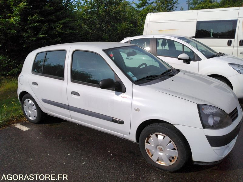 RENAULT CLIO - Voiture: photos 3 RENAULT CLIO - Voiture: photos 3