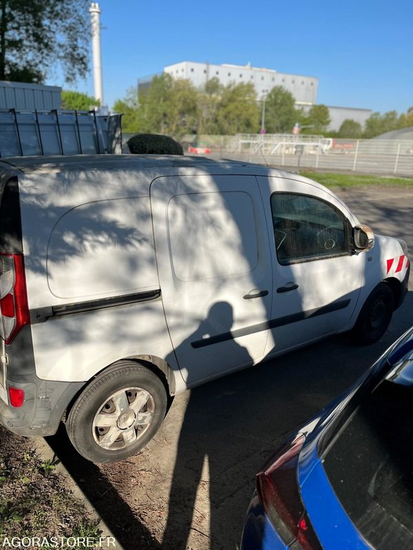 RENAULT KANGOO - 2013 / 383982 KM(CW-749-EJ) (MD233) - Fourgonnette: photos 2 RENAULT KANGOO - 2013 / 383982 KM(CW-749-EJ) (MD233) - Fourgonnette: photos 2