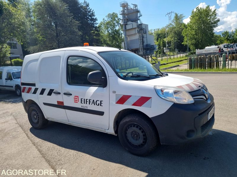 RENAULT - KANGOO EXPRESS GRAND CONFORT - 2018 / 254850KM (M23500) - Fourgonnette: photos 2 RENAULT - KANGOO EXPRESS GRAND CONFORT - 2018 / 254850KM (M23500) - Fourgonnette: photos 2