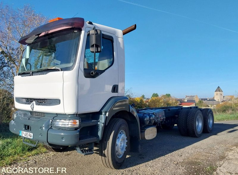 RENAULT KERAX 370-26 / 2004 / 715710 Km avec peinture neuve - Châssis cabine: photos 1 RENAULT KERAX 370-26 / 2004 / 715710 Km avec peinture neuve - Châssis cabine: photos 1