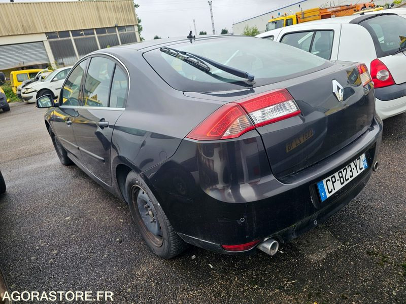 RENAULT LAGUNA - 2013 - 284237km - CP823YZ - Voiture: photos 4 RENAULT LAGUNA - 2013 - 284237km - CP823YZ - Voiture: photos 4