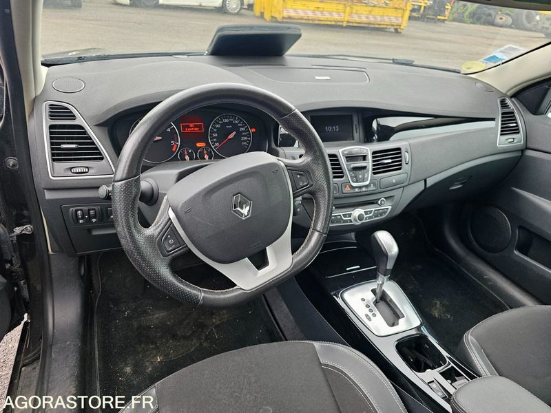 RENAULT LAGUNA - 2013 - 284237km - CP823YZ - Voiture: photos 5 RENAULT LAGUNA - 2013 - 284237km - CP823YZ - Voiture: photos 5