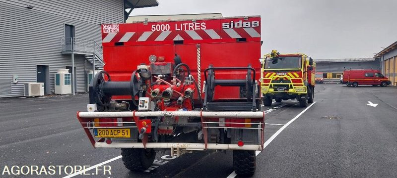 RENAULT M210 4X4 - Camion de pompier: photos 3 RENAULT M210 4X4 - Camion de pompier: photos 3