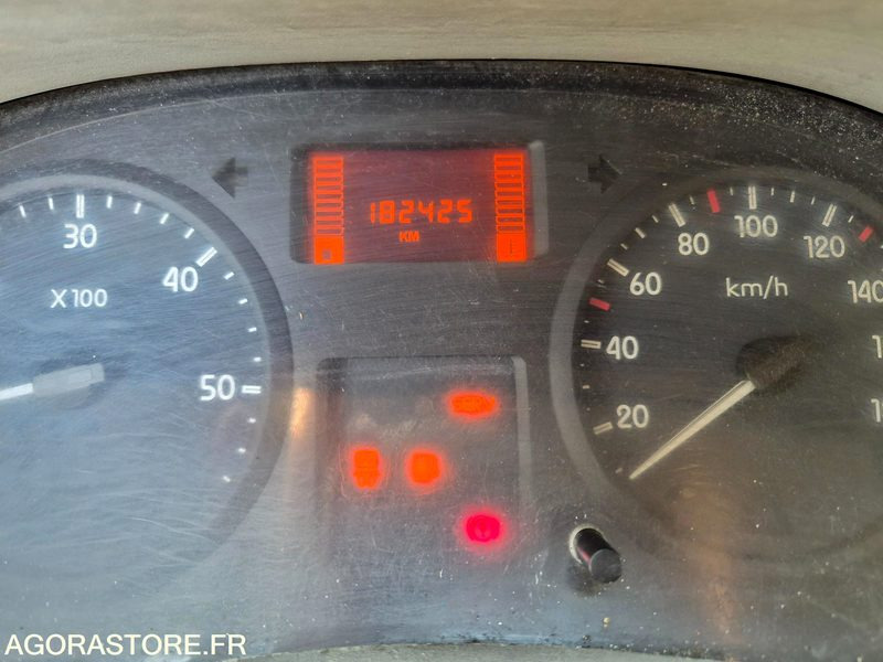RENAULT MASTER 2.5 DCI 120 CV - 2008 - 182 425km - Fourgon utilitaire: photos 2 RENAULT MASTER 2.5 DCI 120 CV - 2008 - 182 425km - Fourgon utilitaire: photos 2