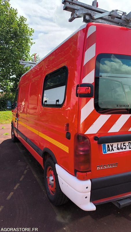 RENAULT MASTER II 2,5D - 2000 - 148197kms - Fourgon utilitaire: photos 3 RENAULT MASTER II 2,5D - 2000 - 148197kms - Fourgon utilitaire: photos 3