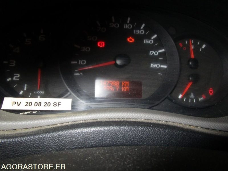 RENAULT MASTER du 27/06/2012 (Contrôle Technique joint) - Fourgon utilitaire: photos 5 RENAULT MASTER du 27/06/2012 (Contrôle Technique joint) - Fourgon utilitaire: photos 5