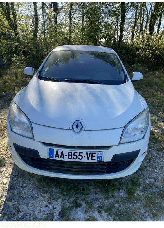 RENAULT MEGANE 3 / 2009 / 363 847KM / AA-855-VE - Voiture: photos 5 RENAULT MEGANE 3 / 2009 / 363 847KM / AA-855-VE - Voiture: photos 5