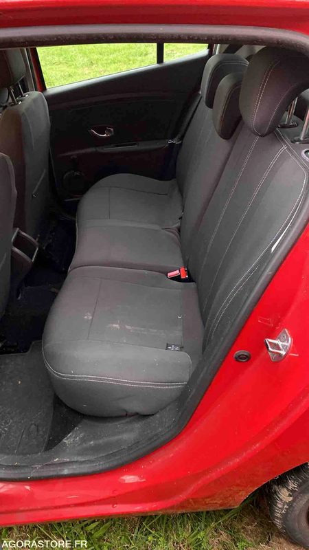 Voiture RENAULT MEGANE 309707kms - 2013: photos 10 Voiture RENAULT MEGANE 309707kms - 2013: photos 10