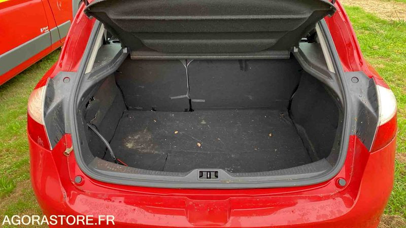 Voiture RENAULT MEGANE 309707kms - 2013: photos 6 Voiture RENAULT MEGANE 309707kms - 2013: photos 6