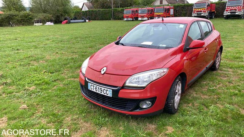 RENAULT MEGANE 309707kms - 2013 - Voiture: photos 1 RENAULT MEGANE 309707kms - 2013 - Voiture: photos 1