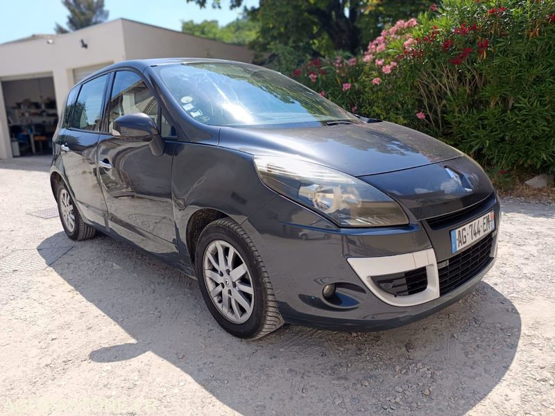 RENAULT SCENIC - 2009 - 154900KMS - Voiture: photos 1 RENAULT SCENIC - 2009 - 154900KMS - Voiture: photos 1