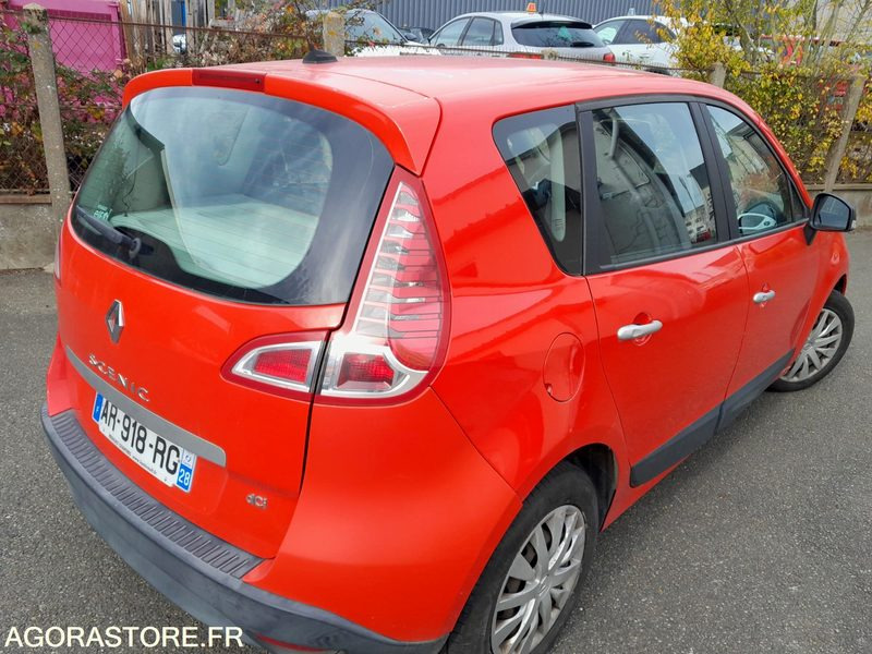RENAULT SCENIC - Voiture: photos 4 RENAULT SCENIC - Voiture: photos 4