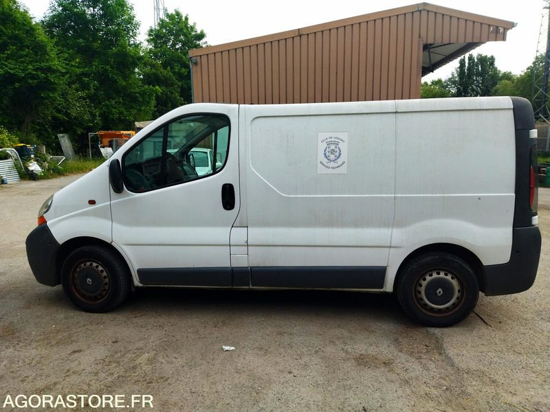 RENAULT TRAFIC DE 2005 71234 KM - Fourgon utilitaire: photos 4 RENAULT TRAFIC DE 2005 71234 KM - Fourgon utilitaire: photos 4