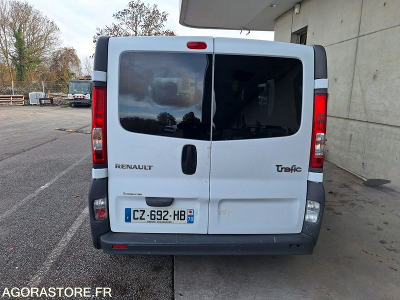 RENAULT TRAFIC L1H1 _ 2 places _ Diesel - Fourgon utilitaire: photos 4 RENAULT TRAFIC L1H1 _ 2 places _ Diesel - Fourgon utilitaire: photos 4