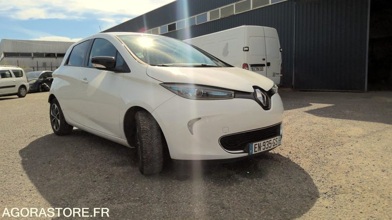 RENAULT ZOE - 2017 - 63000 KMS - CT OK - AUTONOMIE 210 KMS - Voiture: photos 2 RENAULT ZOE - 2017 - 63000 KMS - CT OK - AUTONOMIE 210 KMS - Voiture: photos 2