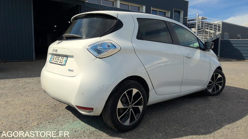 RENAULT ZOE - 2017 - 63000 KMS - CT OK - AUTONOMIE 210 KMS - Voiture: photos 3 RENAULT ZOE - 2017 - 63000 KMS - CT OK - AUTONOMIE 210 KMS - Voiture: photos 3