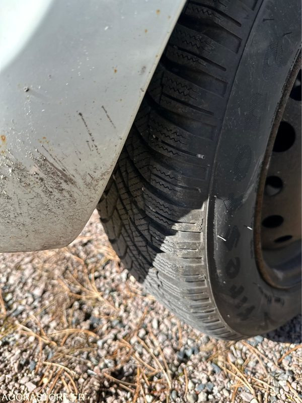 Renault Clio DCI 90 - 2012 - 181569 KM (P0402825 / DJ460JV) - Voiture: photos 4 Renault Clio DCI 90 - 2012 - 181569 KM (P0402825 / DJ460JV) - Voiture: photos 4