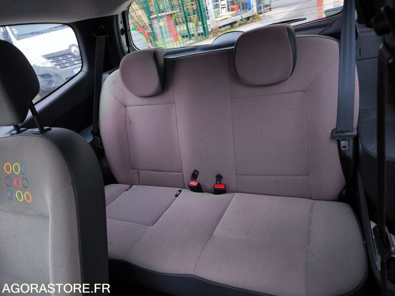 Voiture Renault Twingo: photos 9