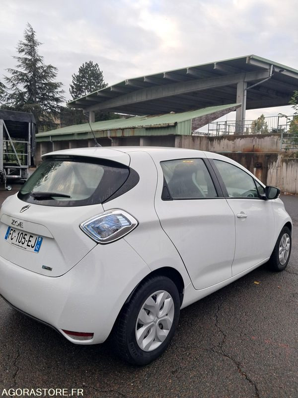 Renault ZOE FC-105-EJ - Voiture: photos 2 Renault ZOE FC-105-EJ - Voiture: photos 2
