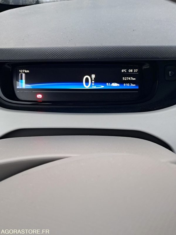 Renault ZOE FC-105-EJ - Voiture: photos 3 Renault ZOE FC-105-EJ - Voiture: photos 3