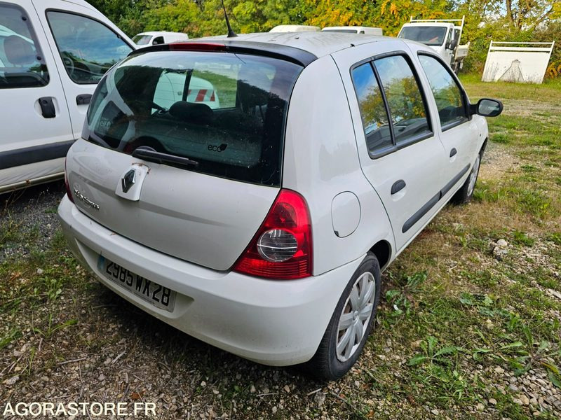 Renault clio - 2008 - 189212km - 2985WX28 - Voiture: photos 3 Renault clio - 2008 - 189212km - 2985WX28 - Voiture: photos 3