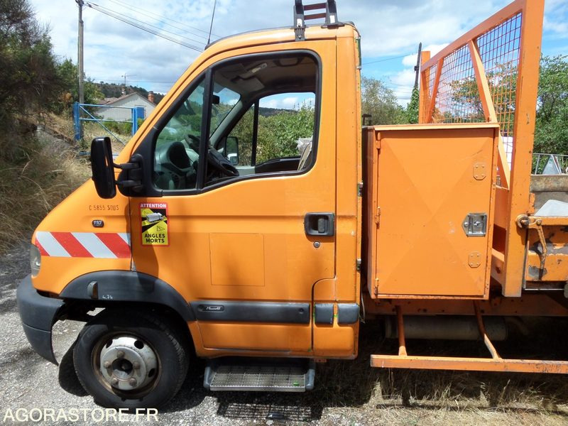 Renault mascott tribenne 5T- 310000km - 2001 (BY-529-FQ) - Utilitaire benne: photos 2 Renault mascott tribenne 5T- 310000km - 2001 (BY-529-FQ) - Utilitaire benne: photos 2