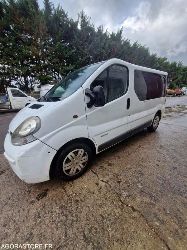 Renault trafic passenger 1.9 dci 100 cv 244744 kms CLIM ,CHAUDIERE - Minibus, Transport de personnes: photos 1 Renault trafic passenger 1.9 dci 100 cv 244744 kms CLIM ,CHAUDIERE - Minibus, Transport de personnes: photos 1
