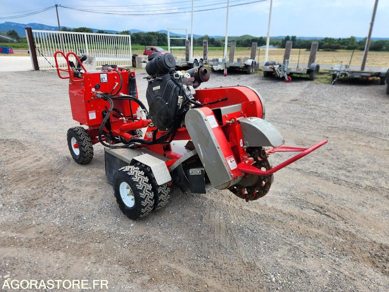 Rogneuse / Raboteuse de souches Carlton SP5014 – 2019 – 300 h - Dessoucheuse: photos 1 Rogneuse / Raboteuse de souches Carlton SP5014 – 2019 – 300 h - Dessoucheuse: photos 1
