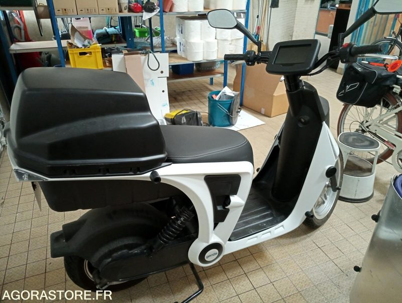 Scooter électrique peugeot - Motocyclette: photos 2 Scooter électrique peugeot - Motocyclette: photos 2