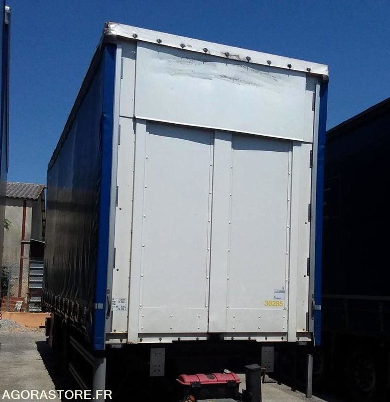 SEMI REMORQUE PLSC 18T - TOIT RELEVABLE - RIDEAUX COULISSANTS - Semi-remorque: photos 3 SEMI REMORQUE PLSC 18T - TOIT RELEVABLE - RIDEAUX COULISSANTS - Semi-remorque: photos 3