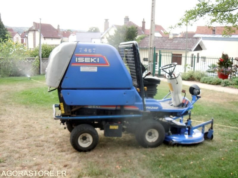 TONDEUSE AUTOPORTÉE ISEKI - Motofaucheuse: photos 3 TONDEUSE AUTOPORTÉE ISEKI - Motofaucheuse: photos 3