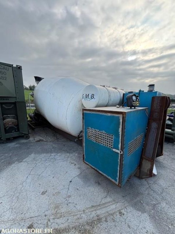 TOUPIE MALAXEUR 8M3 AMPLIROLL AVEC MOTEUR AUXILIAIRE - Pompe à béton stationnaire: photos 2 TOUPIE MALAXEUR 8M3 AMPLIROLL AVEC MOTEUR AUXILIAIRE - Pompe à béton stationnaire: photos 2