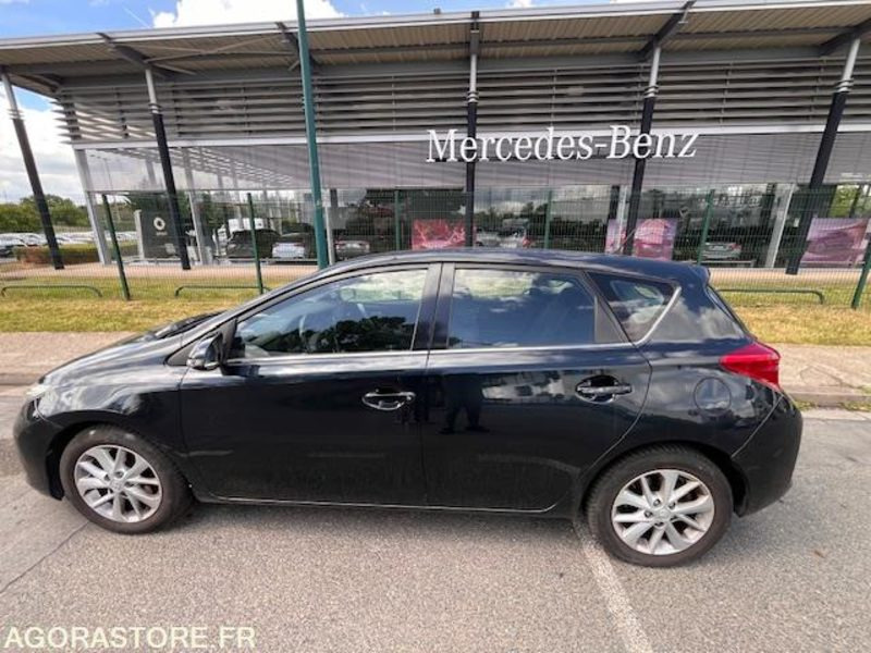 TOYOTA AURIS 90 D 4D - Voiture: photos 3 TOYOTA AURIS 90 D 4D - Voiture: photos 3