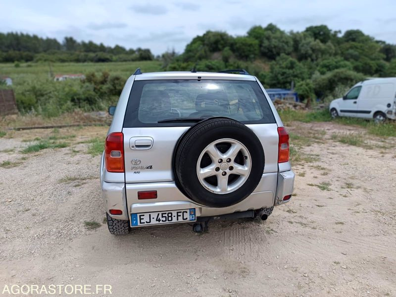 TOYOTA RAV4 - 2002 - 212500KMS - SUV: photos 4 TOYOTA RAV4 - 2002 - 212500KMS - SUV: photos 4