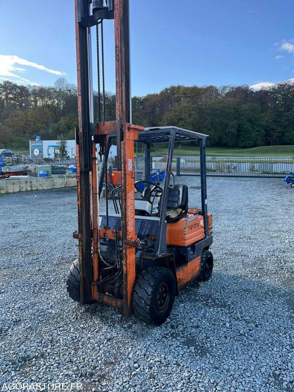 TOYOTA chariot levée libre TOYOTA 025FD18 Diesel - Chariot élévateur diesel: photos 3 TOYOTA chariot levée libre TOYOTA 025FD18 Diesel - Chariot élévateur diesel: photos 3