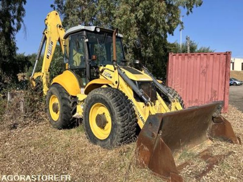 TRACTOPELLE NEW HOLLAND N8GH - 2008 - 5668H - Tractopelle: photos 2 TRACTOPELLE NEW HOLLAND N8GH - 2008 - 5668H - Tractopelle: photos 2