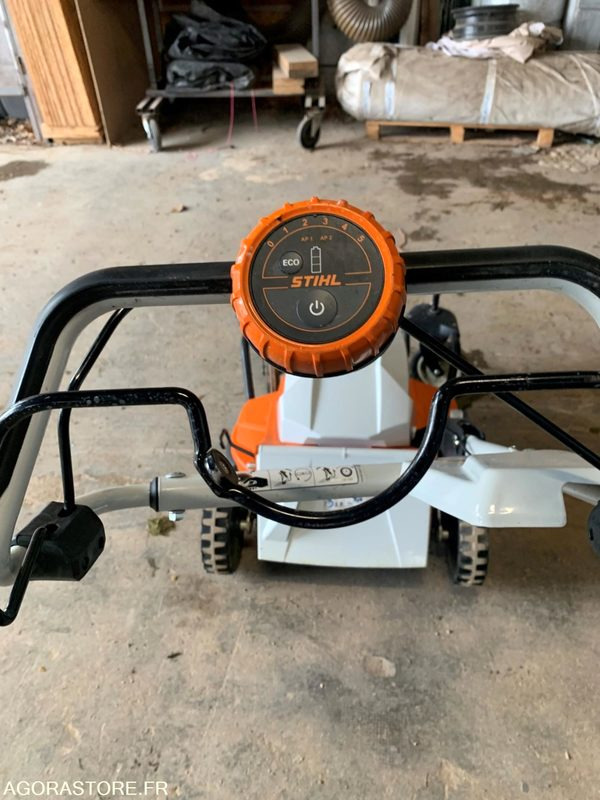 Tondeuse STIHL - Motofaucheuse: photos 2 Tondeuse STIHL - Motofaucheuse: photos 2