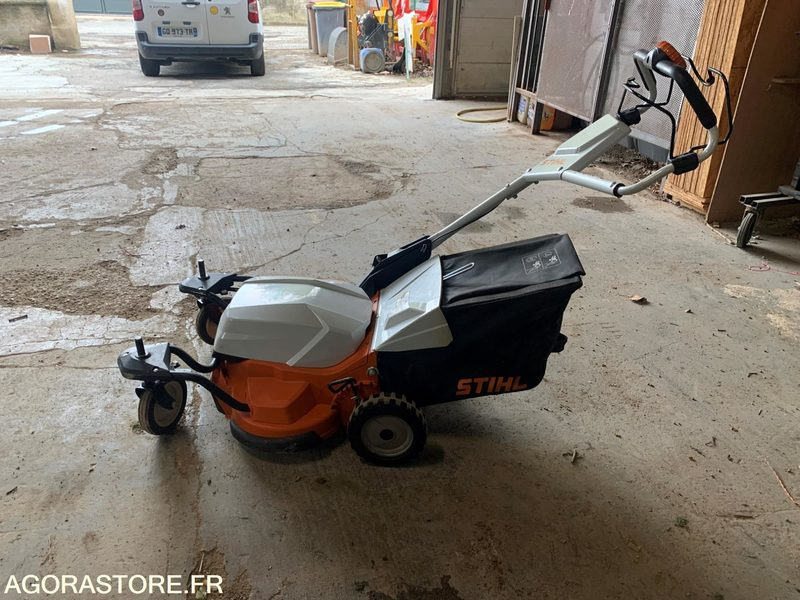 Tondeuse STIHL - Motofaucheuse: photos 1 Tondeuse STIHL - Motofaucheuse: photos 1