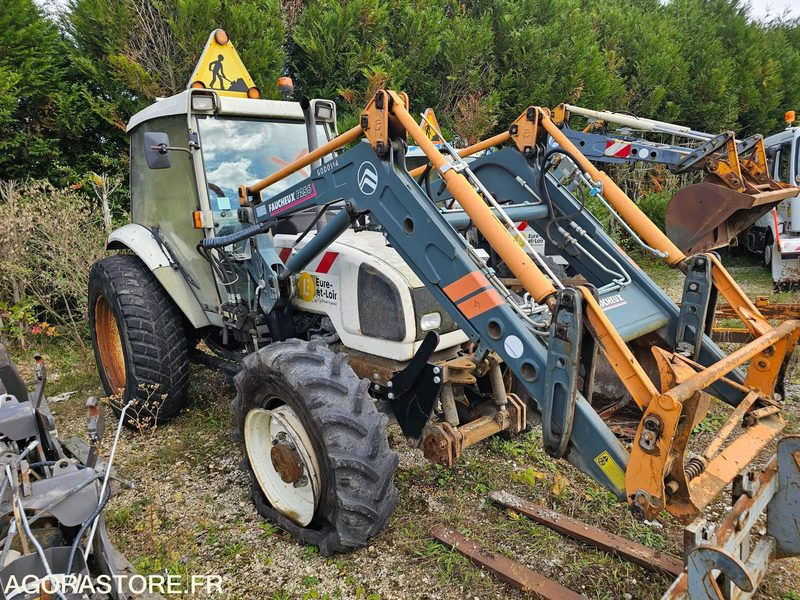 Tracteur Renault ergos - 2000 - 10152H - 2924VB28 - Tracteur agricole: photos 2 Tracteur Renault ergos - 2000 - 10152H - 2924VB28 - Tracteur agricole: photos 2
