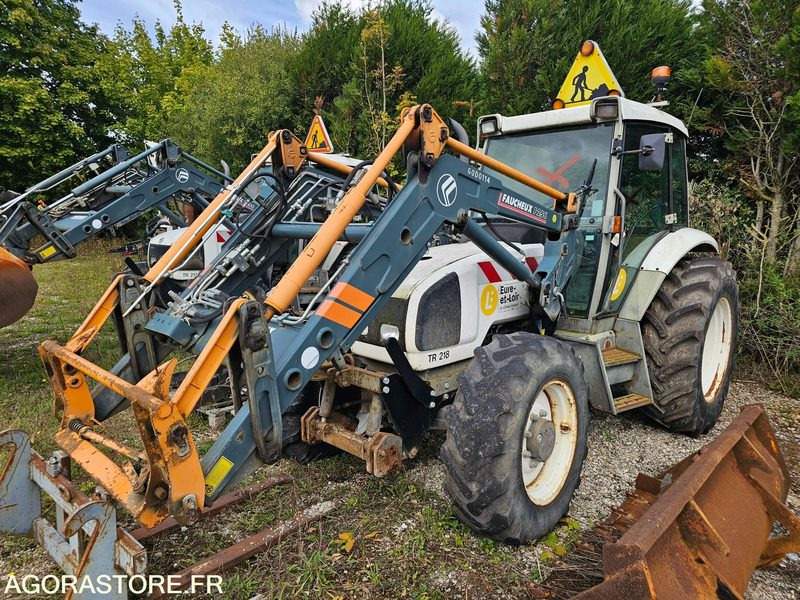Tracteur Renault ergos - 2000 - 10152H - 2924VB28 - Tracteur agricole: photos 1 Tracteur Renault ergos - 2000 - 10152H - 2924VB28 - Tracteur agricole: photos 1