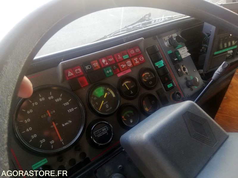 FPT RENAULT G 230 (POUR PIECES) - Tracteur routier: photos 4 FPT RENAULT G 230 (POUR PIECES) - Tracteur routier: photos 4