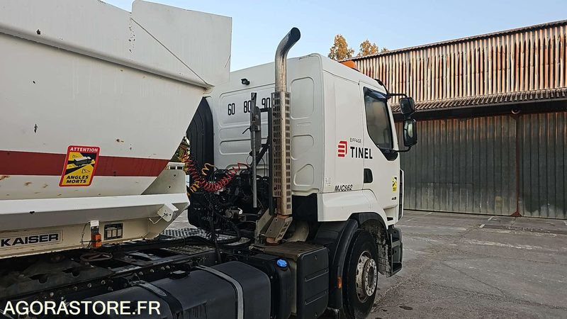 TRACTEUR RENAULT PREM LANDER 460 4X2 - 2012 / 324844KM - CA389CC (MJC562) - Tracteur routier: photos 4 TRACTEUR RENAULT PREM LANDER 460 4X2 - 2012 / 324844KM - CA389CC (MJC562) - Tracteur routier: photos 4