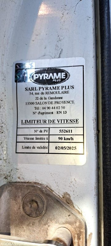 TRACTEUR RENAULT TRUCKS 19T MEC 2002 (VENTE UNIQUEMENT EXPORT) - Tracteur routier: photos 1 TRACTEUR RENAULT TRUCKS 19T MEC 2002 (VENTE UNIQUEMENT EXPORT) - Tracteur routier: photos 1