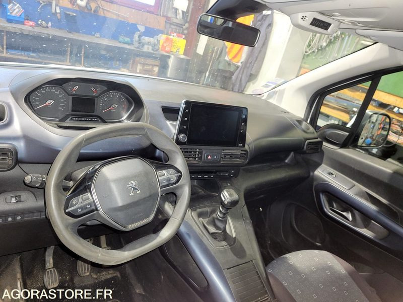 VEHICULE - Voiture: photos 2 VEHICULE - Voiture: photos 2