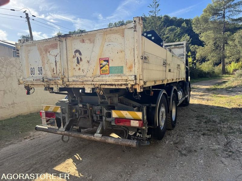 VOLVO 6x2 GRUE HIAB 244-E6 JIB 45X-3 - 2009 - 88 000km - Camion benne: photos 5 VOLVO 6x2 GRUE HIAB 244-E6 JIB 45X-3 - 2009 - 88 000km - Camion benne: photos 5